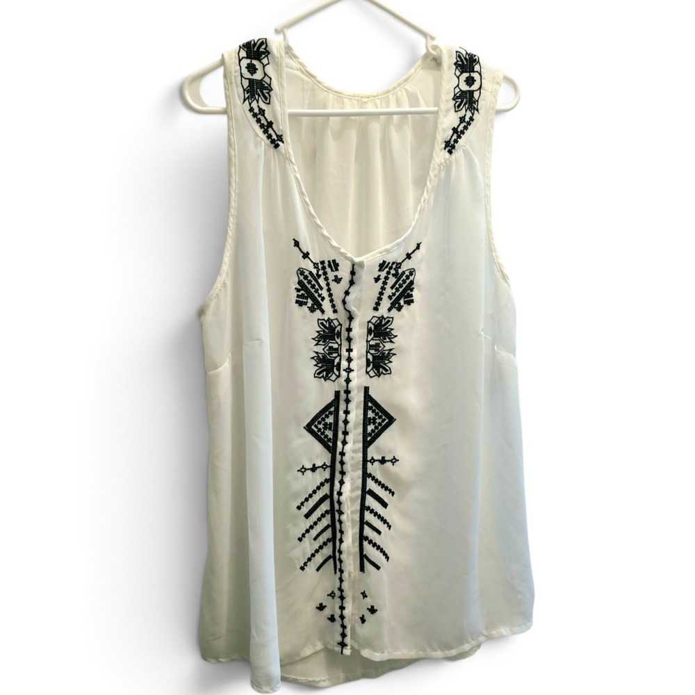Live 4 Truth Boho Embroidered Sleeveless Blouse White Black Geometric Women's 2X